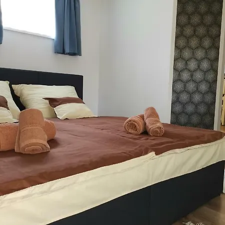 Gal Apartmanhaz Διαμέρισμα Harkány