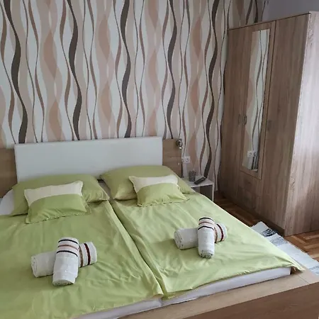 Gal Apartmanhaz *