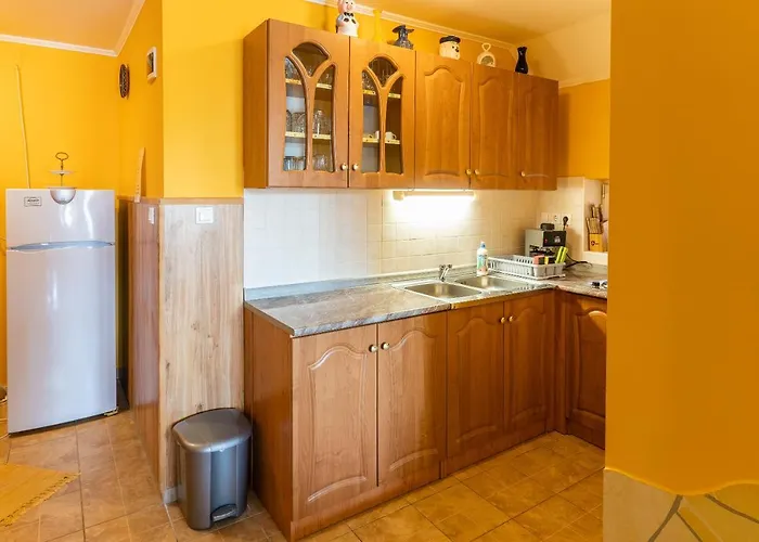 Lejlighed Gal Apartmanhaz