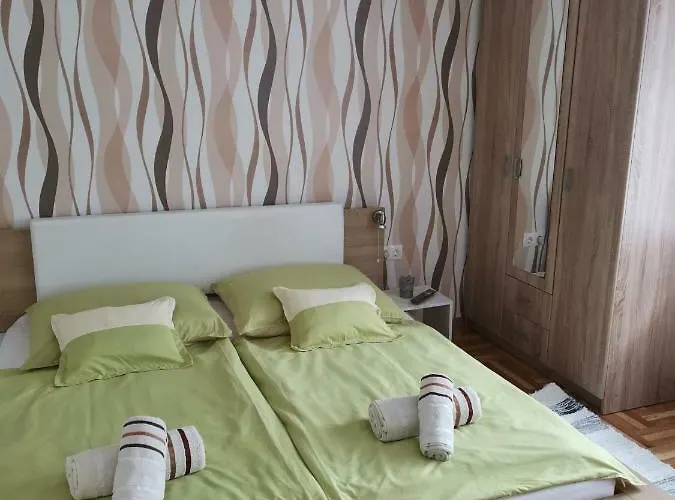 Gal Apartmanhaz *